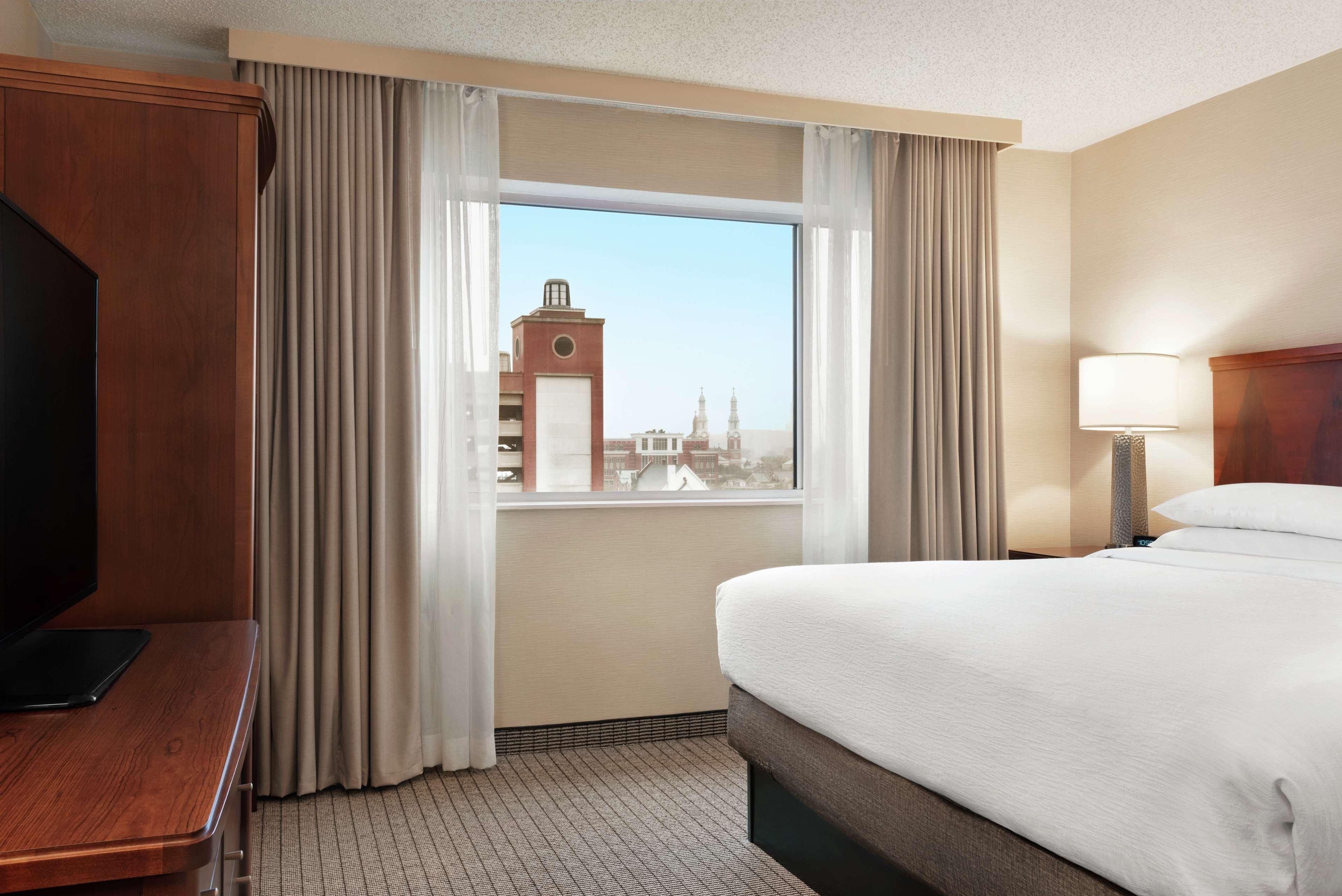 Embassy Suites Cincinnati - Rivercenter Covington Exteriör bild