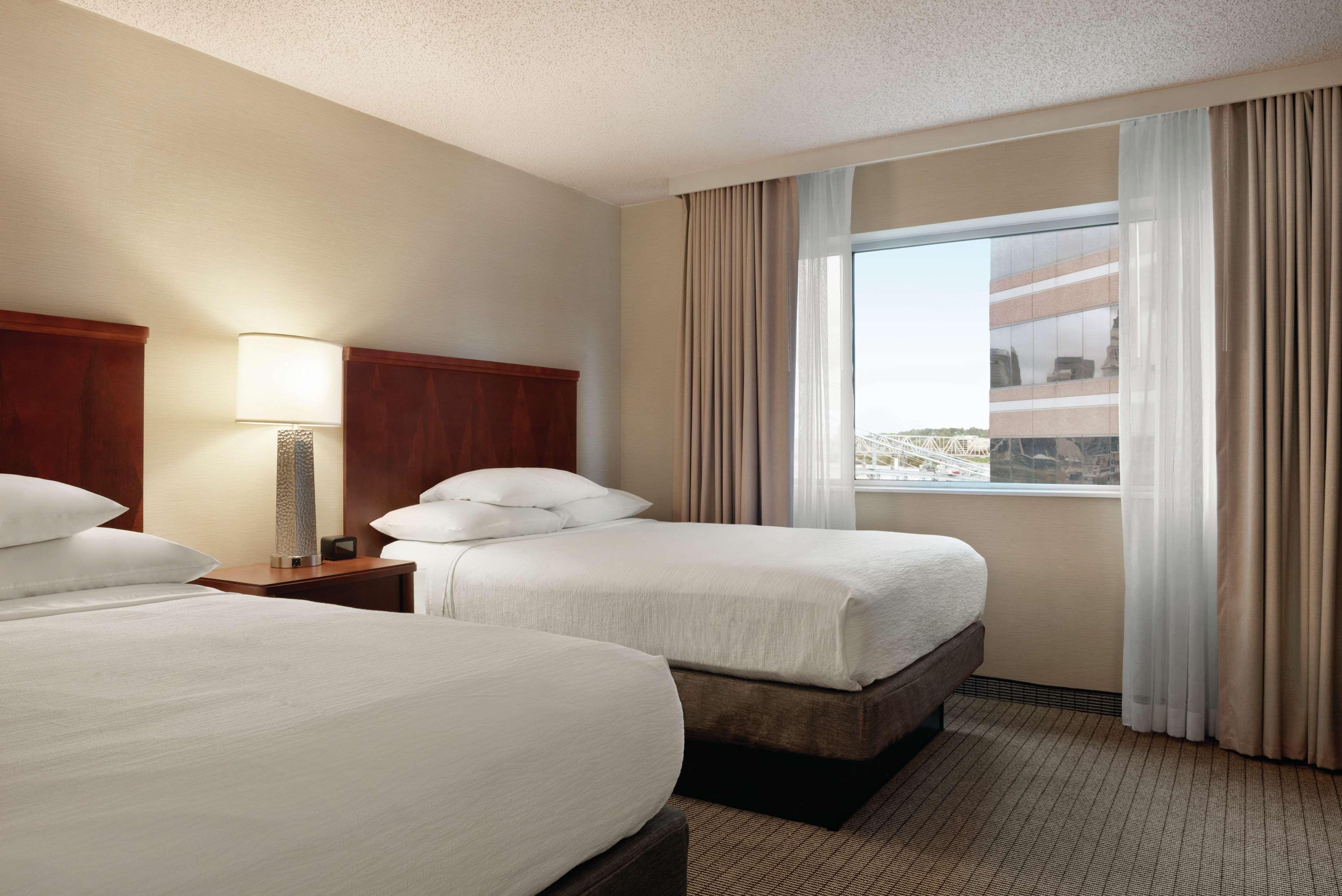 Embassy Suites Cincinnati - Rivercenter Covington Exteriör bild