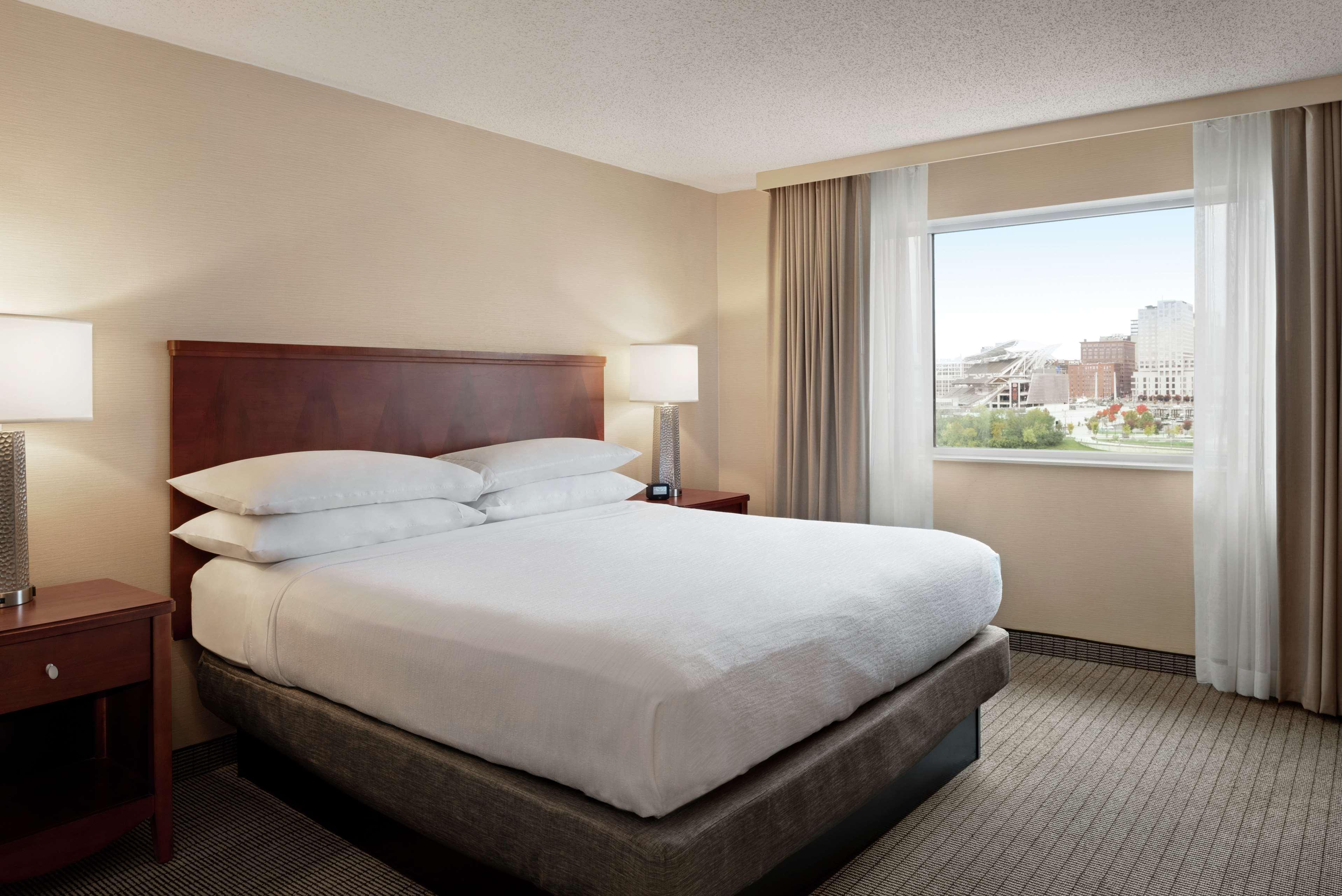 Embassy Suites Cincinnati - Rivercenter Covington Exteriör bild