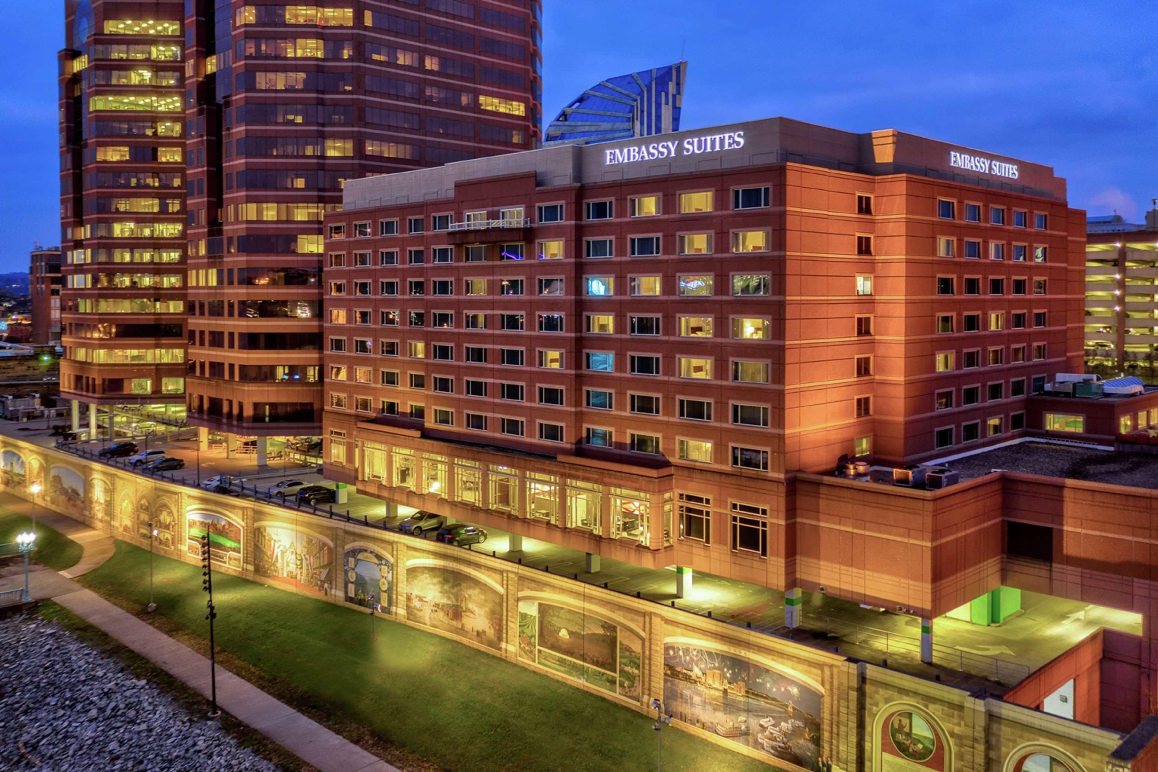 Embassy Suites Cincinnati - Rivercenter Covington Exteriör bild