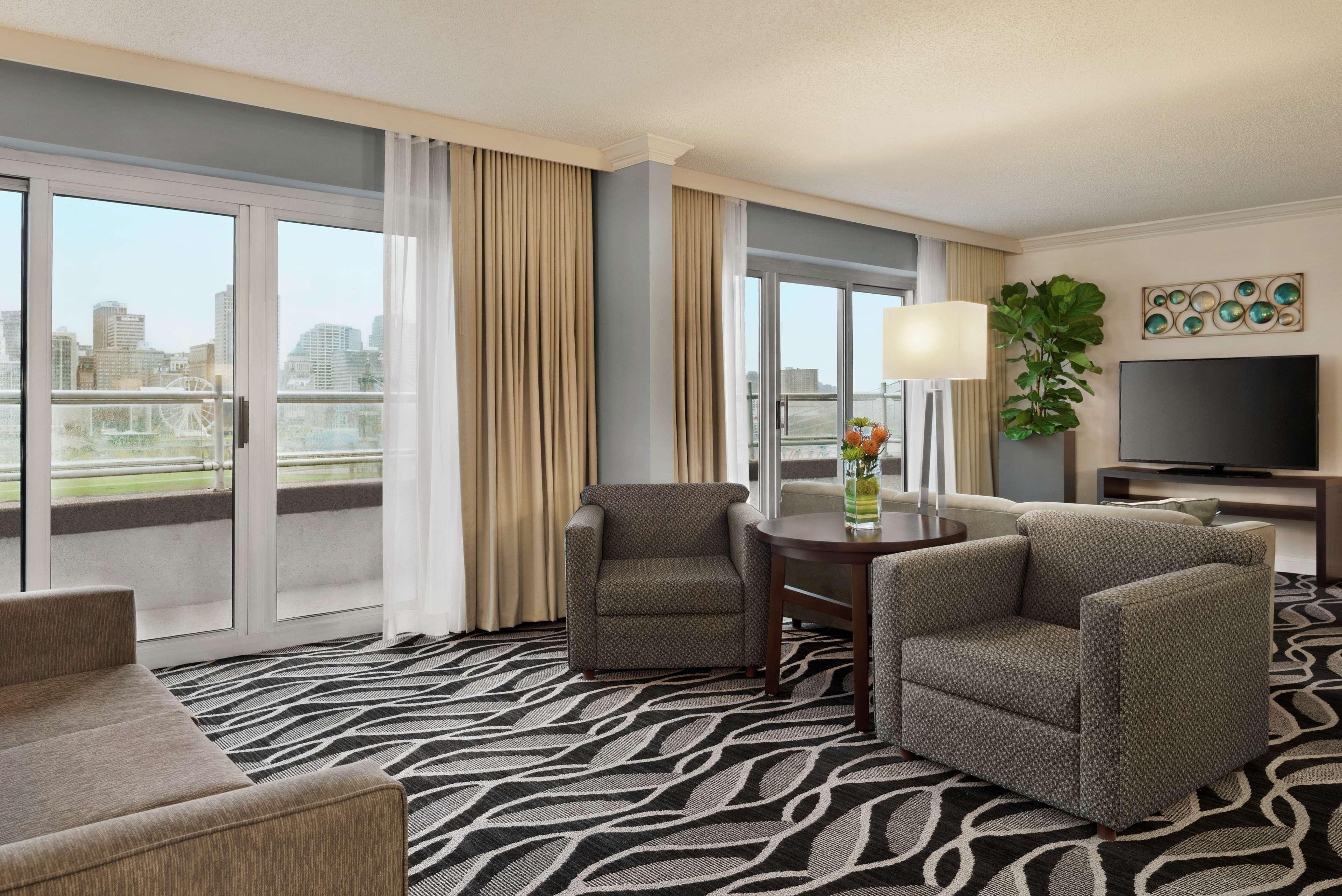 Embassy Suites Cincinnati - Rivercenter Covington Exteriör bild