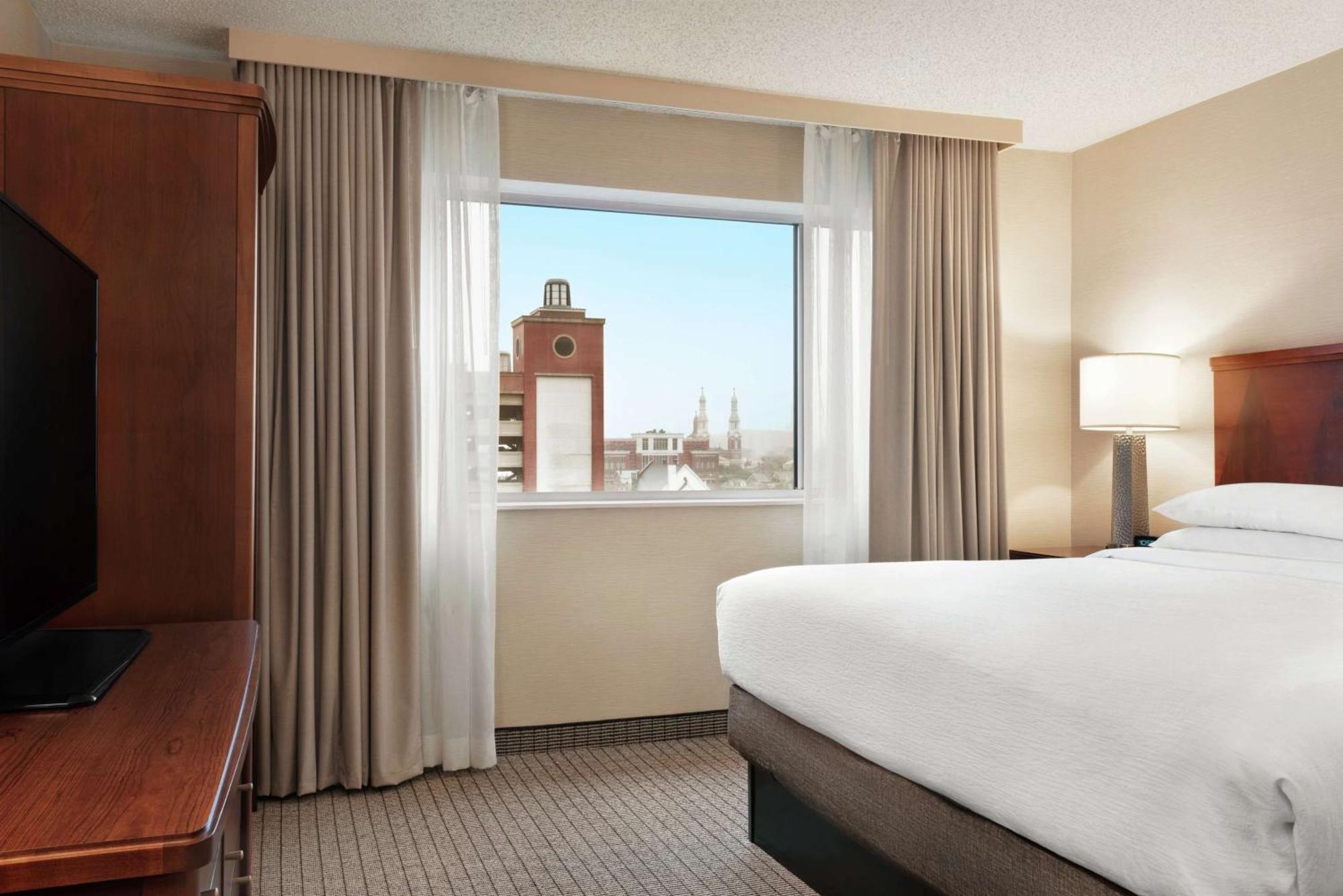 Embassy Suites Cincinnati - Rivercenter Covington Exteriör bild
