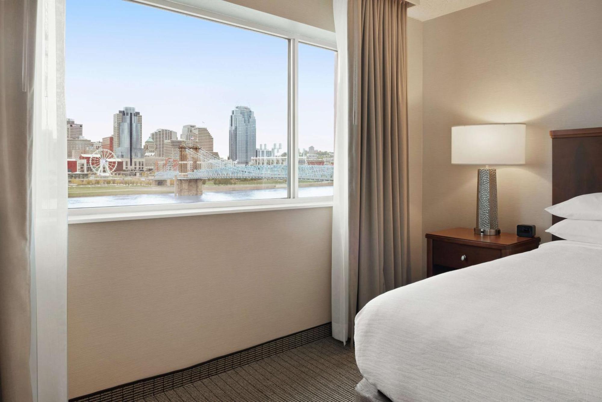Embassy Suites Cincinnati - Rivercenter Covington Exteriör bild