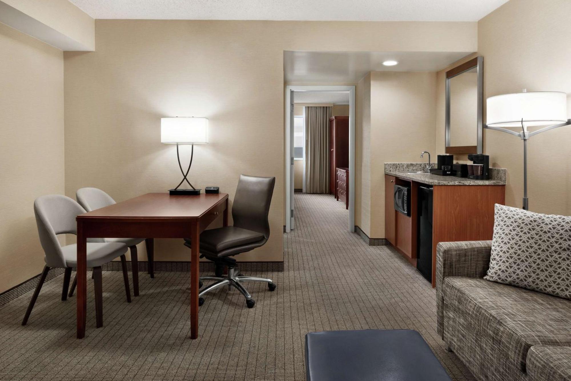 Embassy Suites Cincinnati - Rivercenter Covington Exteriör bild