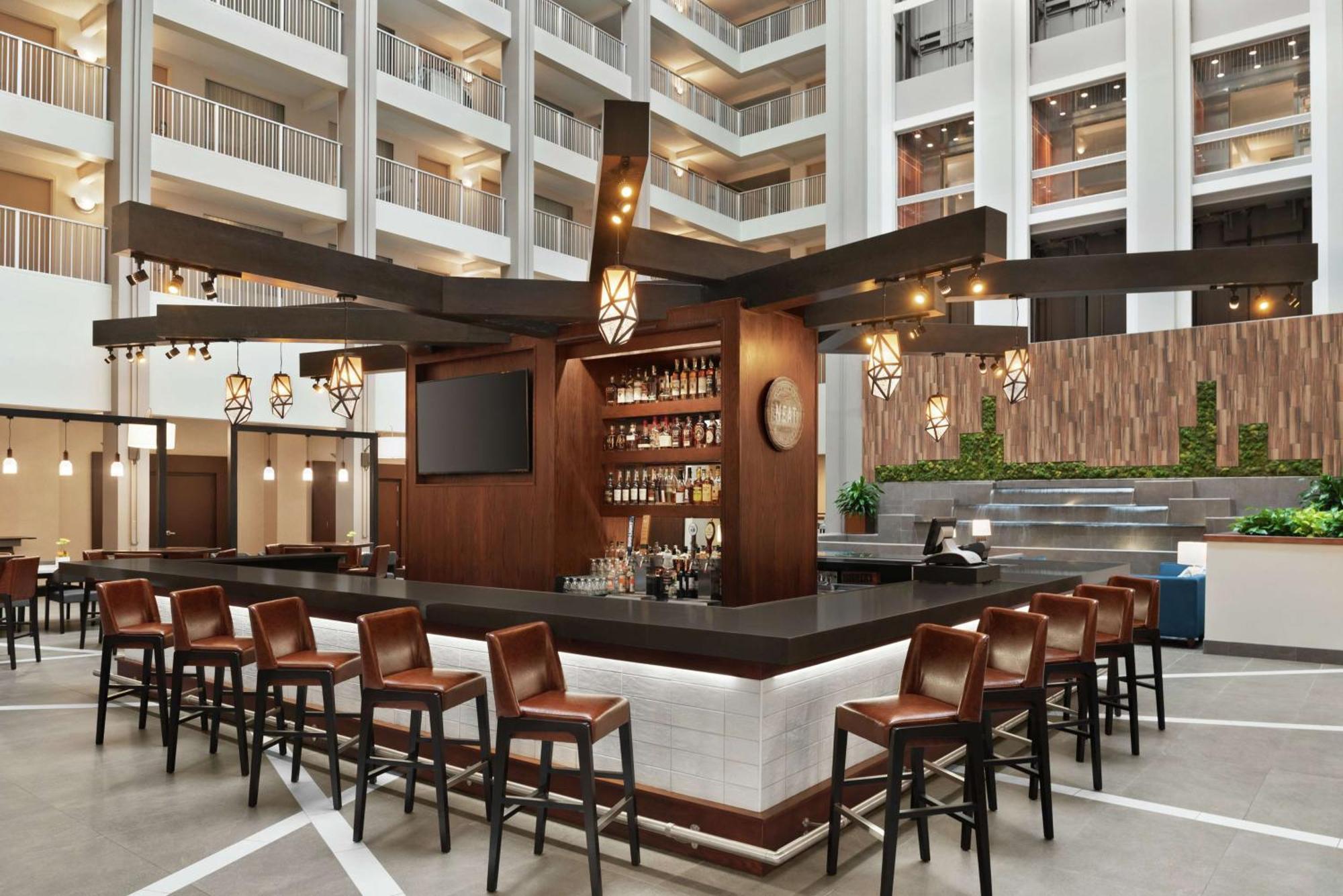 Embassy Suites Cincinnati - Rivercenter Covington Exteriör bild
