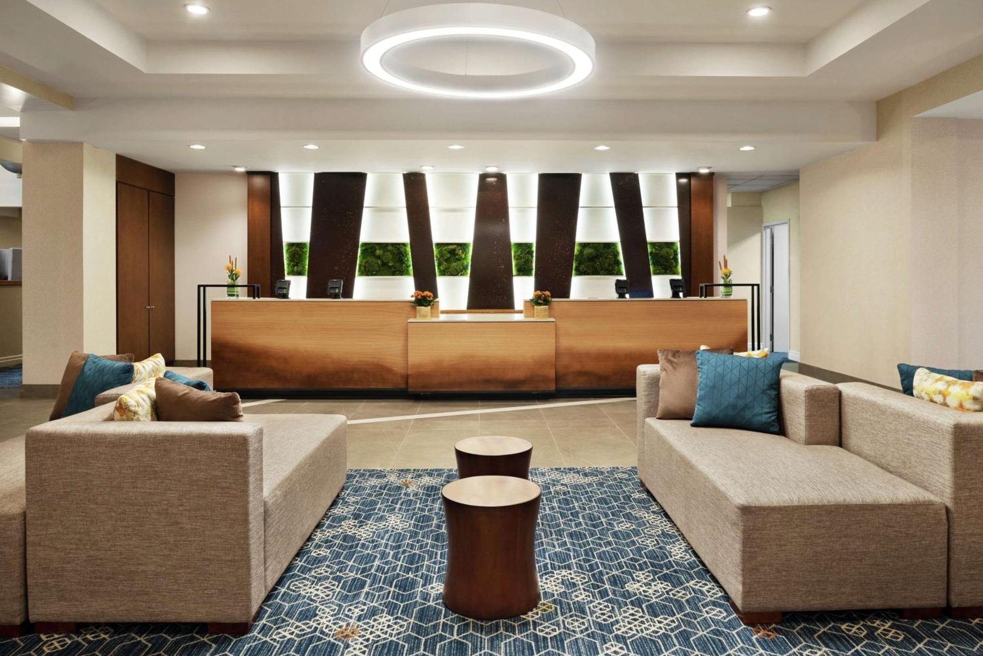 Embassy Suites Cincinnati - Rivercenter Covington Exteriör bild
