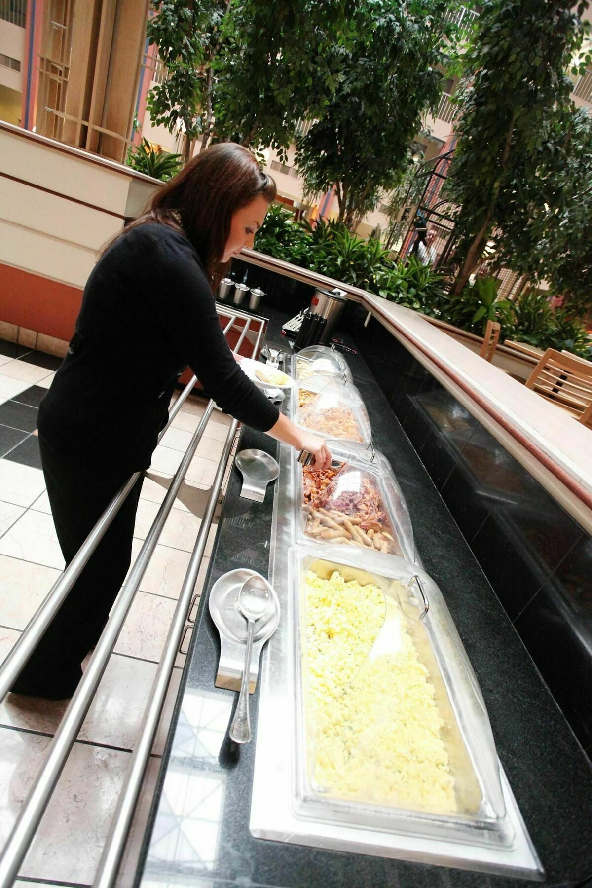 Embassy Suites Cincinnati - Rivercenter Covington Restaurang bild